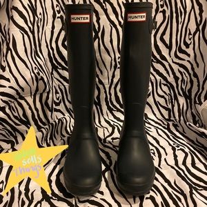 LIKE NEW Navy Blue Hunter Rain Boots